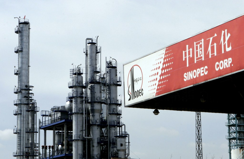 Petrolio, il colosso cinese Sinopec avvia il delisting da Londra
