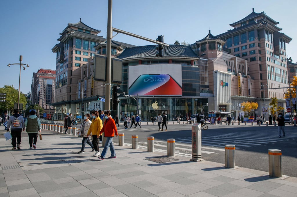 Cosa ci dicono le rivolte degli operai nella fabbrica cinese degli iPhone