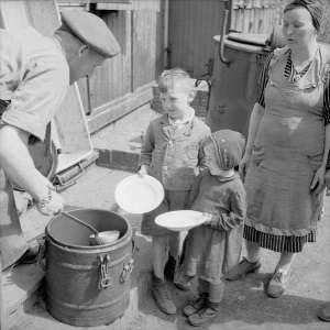 La storia la scrivono i vincitori ma le sofferenze dei vinti covano sotto la cenere: la denazificazione e i recenti arresti