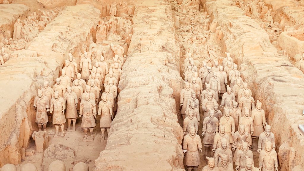 C'È MOLTA PAURA DI APRIRE LA TOMBA DEL PRIMO IMPERATORE CINESE