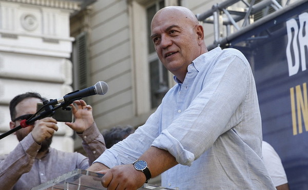 Marco Rizzo, comunista di destra. Come smonta la linea Pd su migranti e diritti.