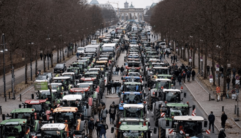 Altro che “locomotiva tedesca” in Germania gli agricoltori sono esasperati: ecco perché