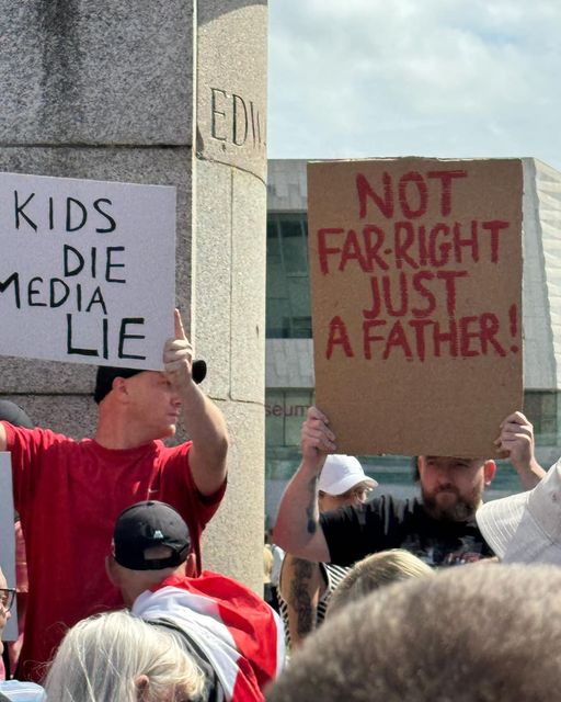 SONO UN PADRE NON UN ESTREMISTA DI DESTRA