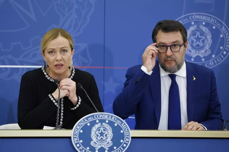 Salvini: "Sento Meloni ma priorità gli stipendi non lo Ius scholae"