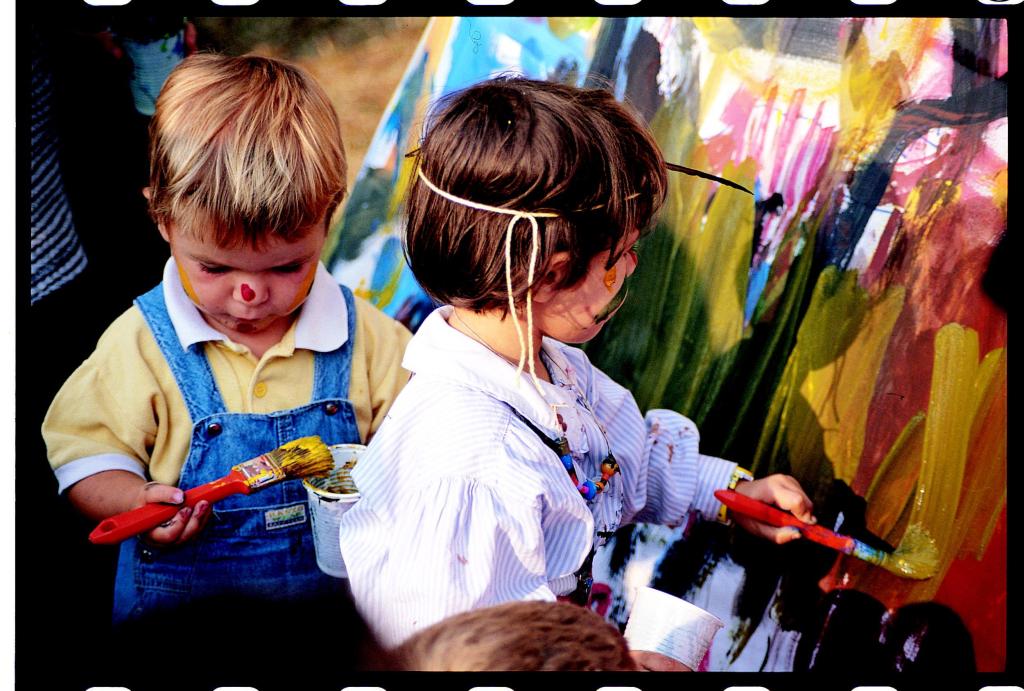 COME DEI BAMBINI UBRIACHI CHE GIOCANO NELLE STANZE DELL'UNIVERSO