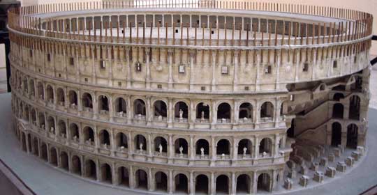 Gloria e benessere: due visioni antitetiche della geopolitica degli imperi nei confronti delle nazioni