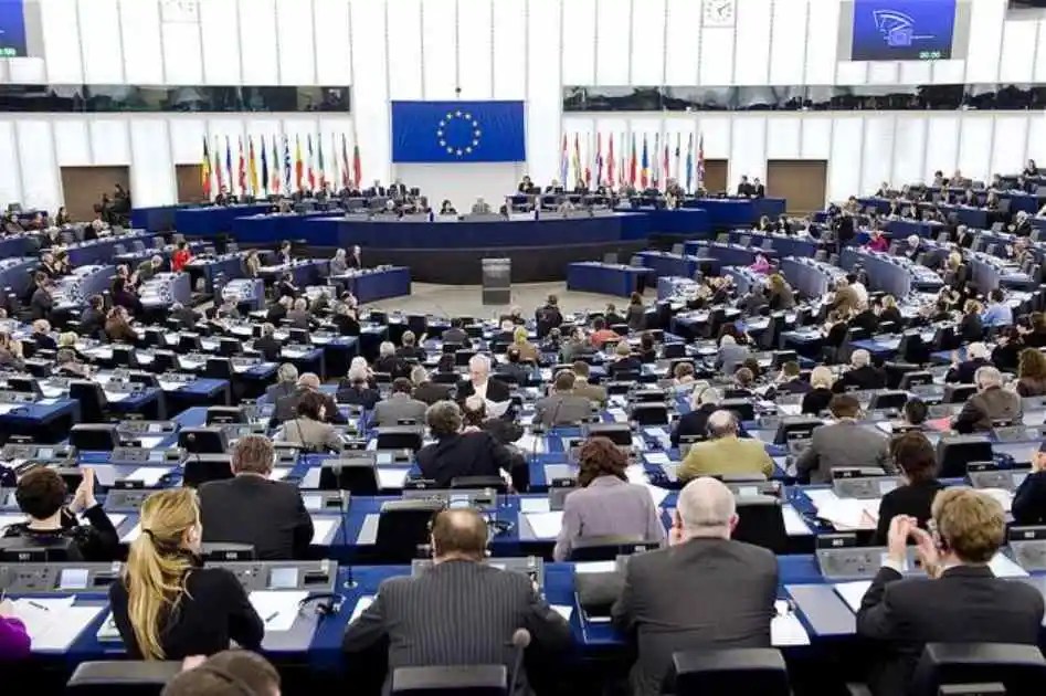 L’ultima danza dell’Europa: Bruxelles tra illusioni e declino