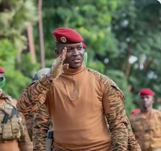 AFRICA AGLI AFRICANI