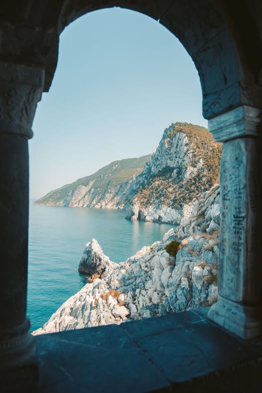 ELOGIO DELLO SPIRITO MEDITERRANEO